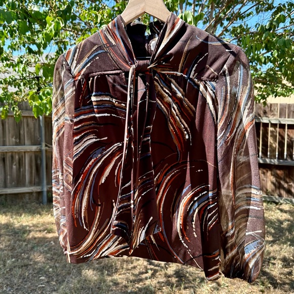 Vintage 1960s brown abstract tie blouse with sheer puffy sleeves - Picture 2 of 9